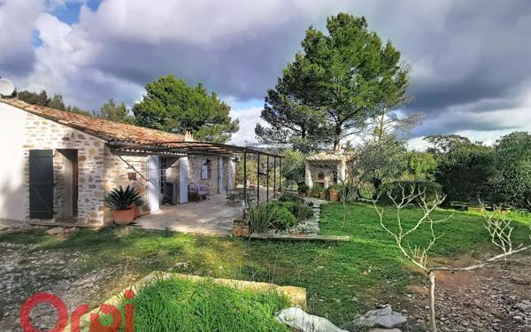 Maison à vendre    2 pièces •  Le Beausset