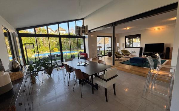 Maison à vendre    6 pièces • 220 m2 Pau