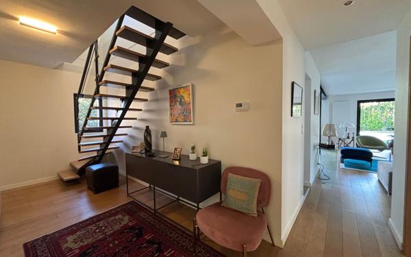 Maison à vendre    6 pièces • 220 m2 Pau