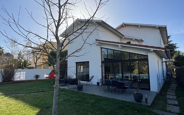 Maison à vendre    6 pièces • 220 m2 Pau