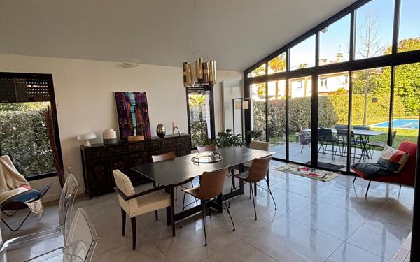 Maison à vendre    6 pièces • 220 m2 Pau