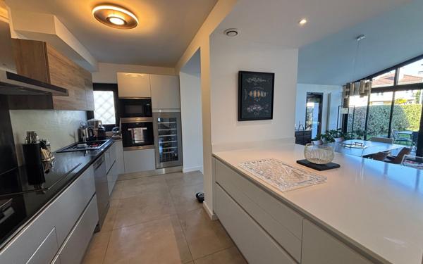 Maison à vendre    6 pièces • 220 m2 Pau