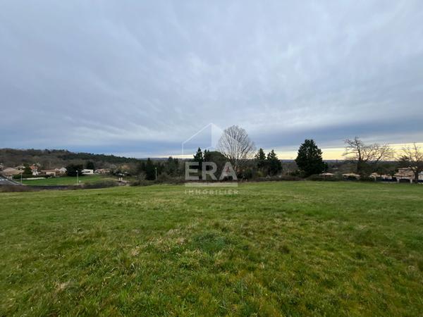 A VENDRE Terrain constructible de 7028 m2 situé à 5mn de Périgueux