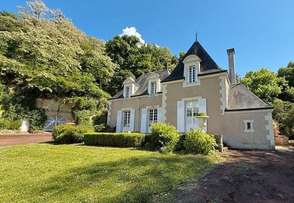 MANOIR A LA CHARTRE SUR LE LOIR  ET SES CAVES EXCEPTIONNELLES