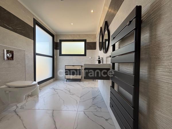 GRAU D'AGDE, VILLA CONTEMPORAINE P7 AVEC DOUBLE GARAGE, PRESTATIONS LUXUEUSES PROCHE MER, SECTEUR CALME