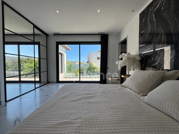 GRAU D'AGDE, VILLA CONTEMPORAINE P7 AVEC DOUBLE GARAGE, PRESTATIONS LUXUEUSES PROCHE MER, SECTEUR CALME