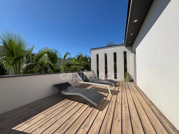 GRAU D'AGDE, VILLA CONTEMPORAINE P7 AVEC DOUBLE GARAGE, PRESTATIONS LUXUEUSES PROCHE MER, SECTEUR CALME