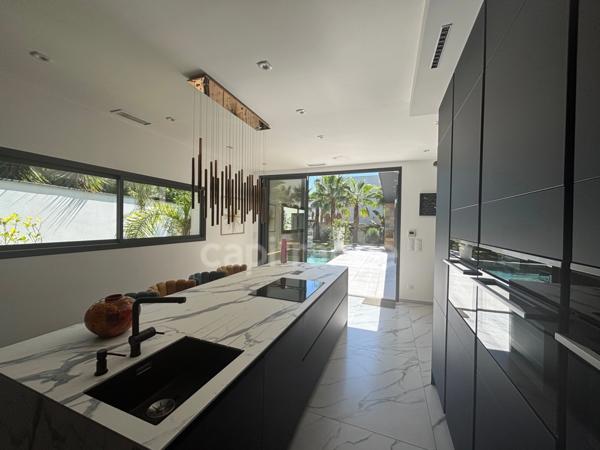 GRAU D'AGDE, VILLA CONTEMPORAINE P7 AVEC DOUBLE GARAGE, PRESTATIONS LUXUEUSES PROCHE MER, SECTEUR CALME