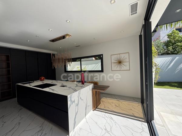 GRAU D'AGDE, VILLA CONTEMPORAINE P7 AVEC DOUBLE GARAGE, PRESTATIONS LUXUEUSES PROCHE MER, SECTEUR CALME