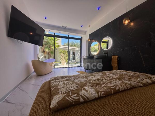 GRAU D'AGDE, VILLA CONTEMPORAINE P7 AVEC DOUBLE GARAGE, PRESTATIONS LUXUEUSES PROCHE MER, SECTEUR CALME