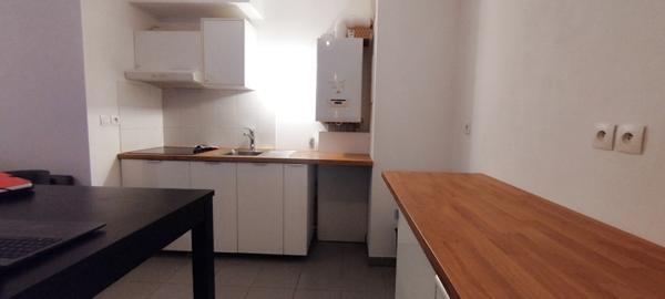 Peypin (13124) studio de 28m² avec terrasse et place de stationnement
