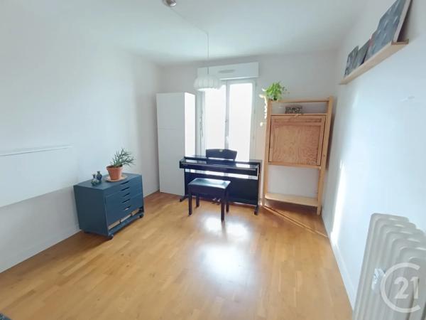Appartement T4 à vendre  4 pièces - 76 m 2   LA ROCHELLE  - 17