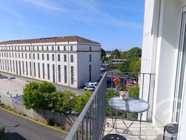 Appartement T4 à vendre  4 pièces - 76 m 2   LA ROCHELLE  - 17