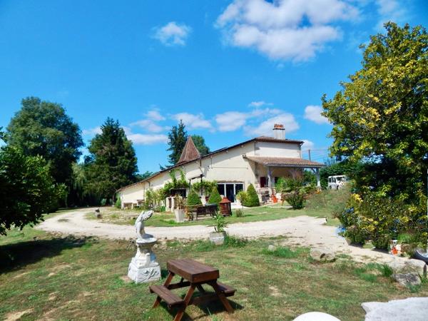 Commerce à vendre à Monbahus (47290) - Lot-et-Garonne