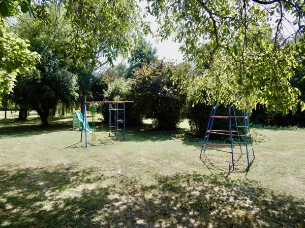 Commerce à vendre à Monbahus (47290) - Lot-et-Garonne