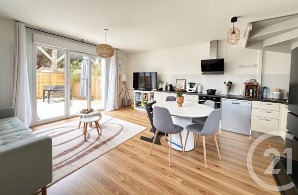 Appartement F3 à vendre  3 pièces - 70 m 2   BEGLES  - 33