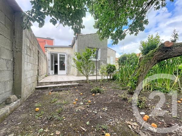 Maison à vendre  4 pièces - 79,49 m 2   ROCHEFORT  - 17