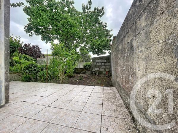 Maison à vendre  4 pièces - 79,49 m 2   ROCHEFORT  - 17
