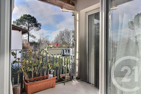 Appartement T3 à vendre  3 pièces - 66 m 2   BORDEAUX  - 33