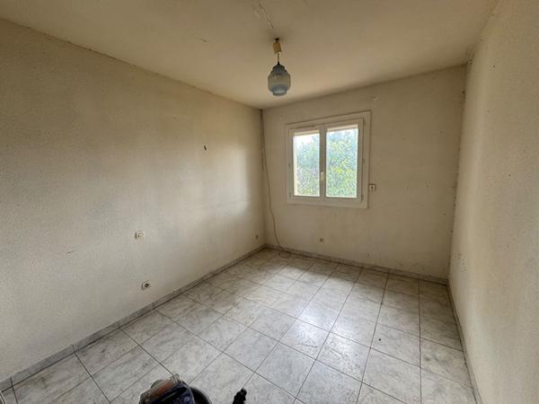 À VENDRE VILLA PLAIN-PIED 2 FACES DE 75 M2 AVEC GARAGE ET JARDIN