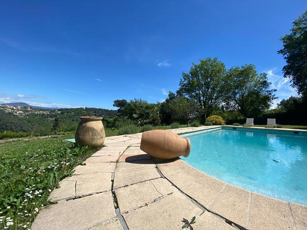 Maison Vence 10 pièce(s) 315 m2