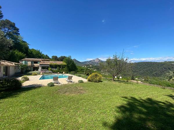 Maison Vence 10 pièce(s) 315 m2