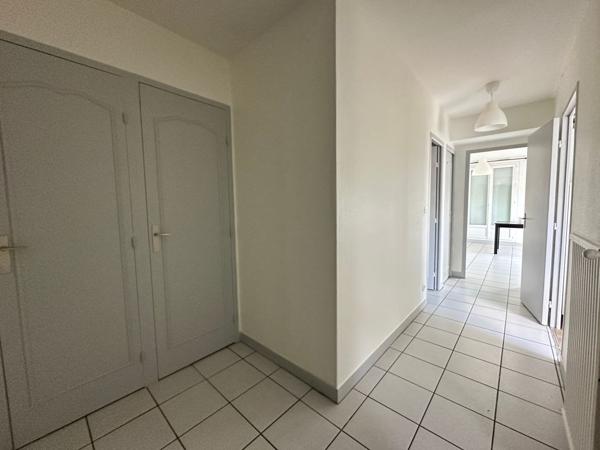 Parking + appartement