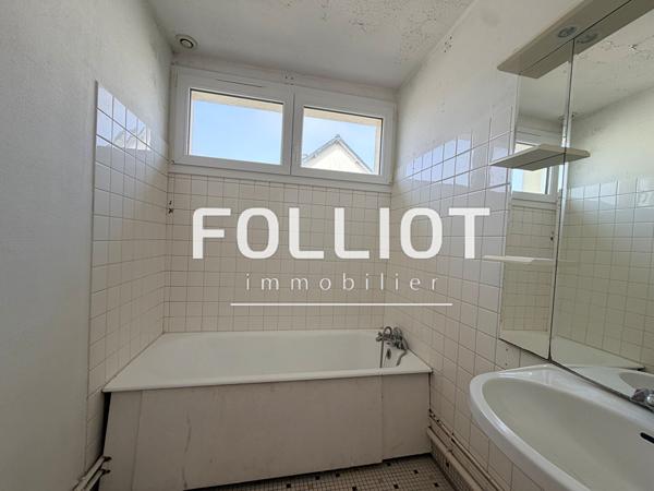 Immeuble de fort potentiel 9 pièces à vendre aux Pieux