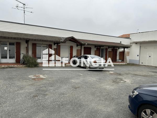 Location Studio 27.2 m² - 12 RUE DU DOLMEN Poitiers 86000