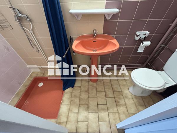 Location Studio 27.2 m² - 12 RUE DU DOLMEN Poitiers 86000