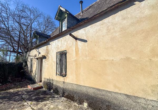 Maison Saint Jammes à rénover ,terrain arboré