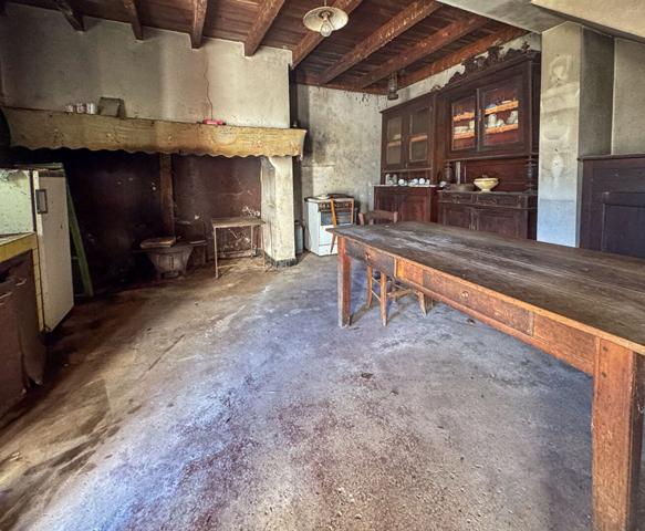 Maison Saint Jammes à rénover ,terrain arboré