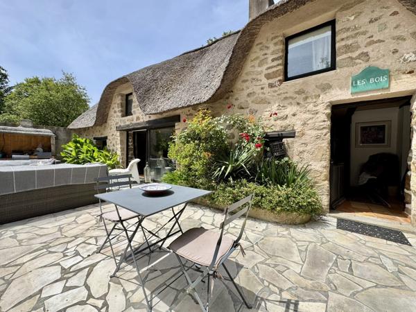 A visiter! Charmante chaumière – Superbe terrain avec piscine