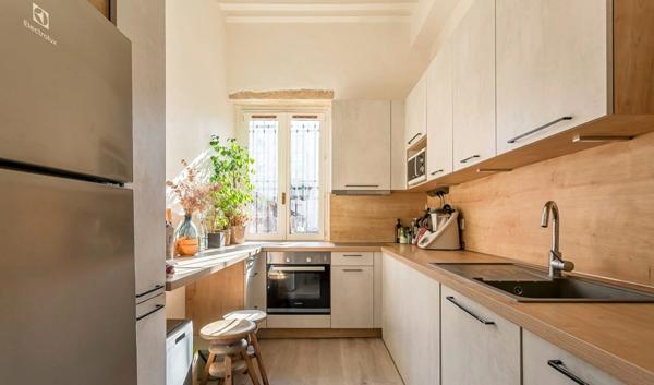 VILLEURBANNE - Appartement de charme T3 de 85 m² – Possibilité T4 – Cachet de l’ancien et faibles charges
