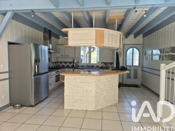 Maison à vendre 5 pièces 147 m² Valence-en-Poitou