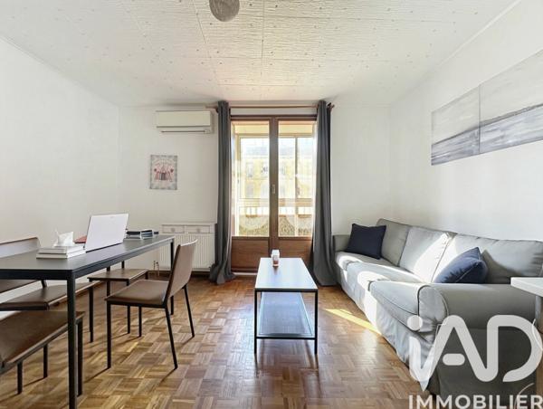 Location appartement 2 pièces 46 m² Marseille 2