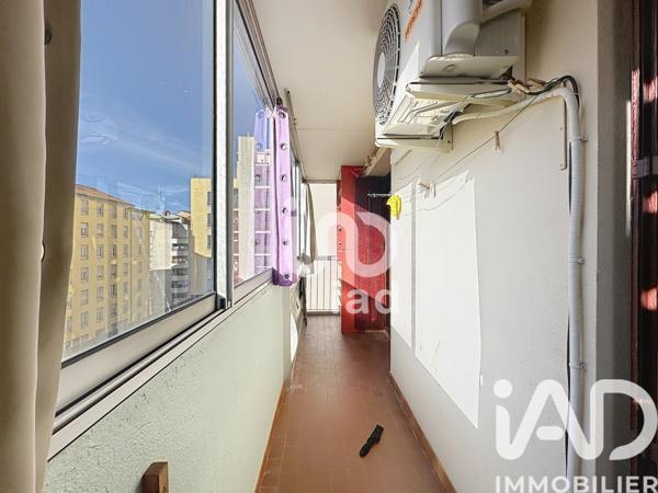 Location appartement 2 pièces 46 m² Marseille 2