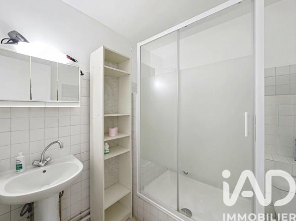 Location appartement 2 pièces 46 m² Marseille 2