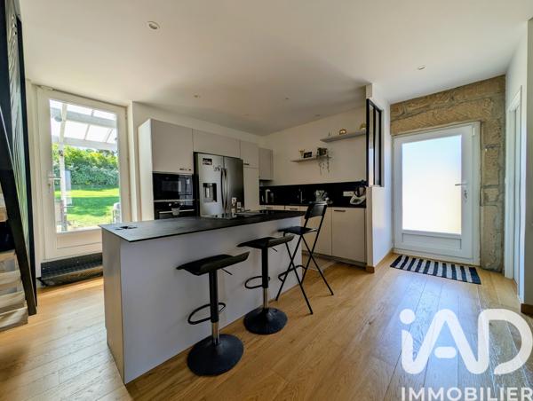 Maison à vendre 5 pièces 205 m² Châteauneuf-sur-Isère