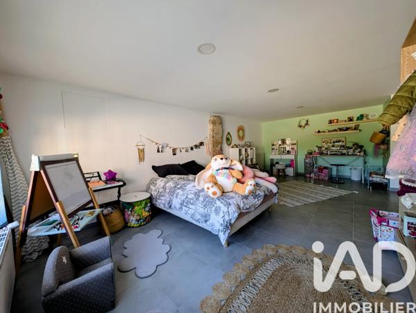 Maison à vendre 5 pièces 205 m² Châteauneuf-sur-Isère