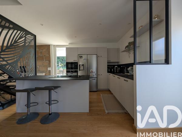 Maison à vendre 5 pièces 205 m² Châteauneuf-sur-Isère