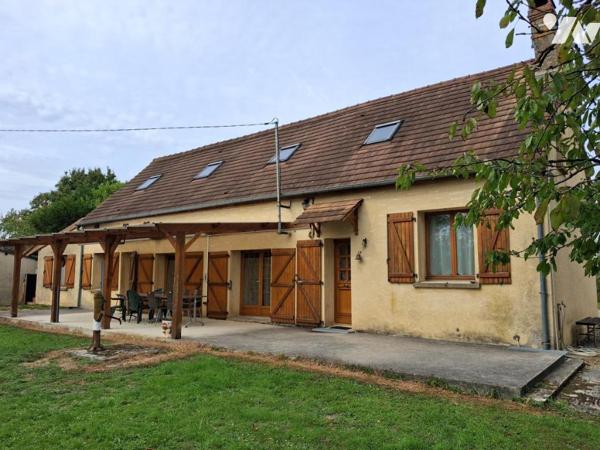 Sur la commune de VILLENEUVE EN PERSEIGNE agréable maison de campagne