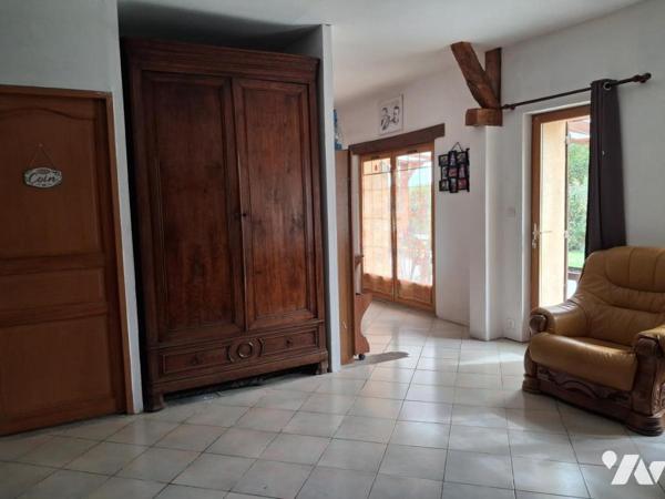 Sur la commune de VILLENEUVE EN PERSEIGNE agréable maison de campagne