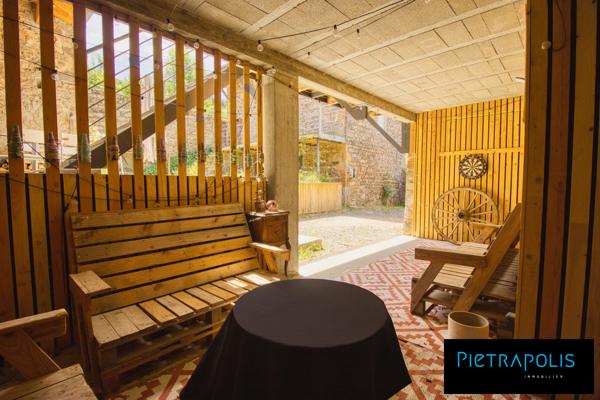 Propriété d'exception en pierres – Domaine de 18 hectares au cœur du Beaujolais