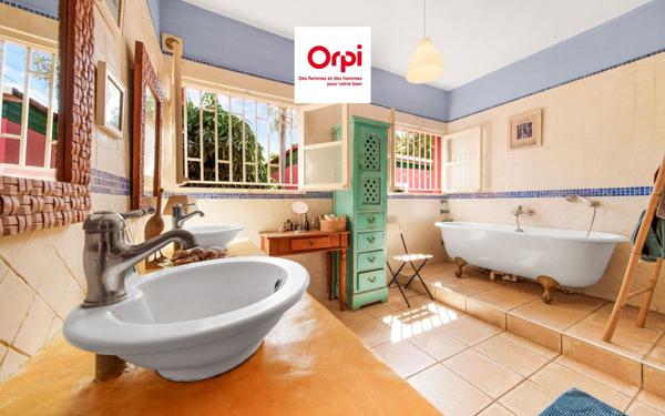 Maison à vendre    7 pièces •  Le Tampon