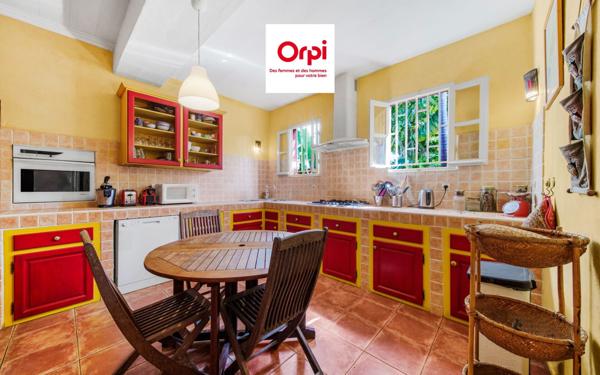 Maison à vendre    7 pièces •  Le Tampon