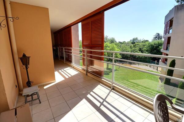 A VENDRE Entraigues Sur La Sorgue Appartement 3 pièce(s) 74 m²