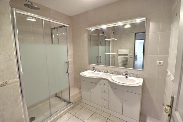 A VENDRE Entraigues Sur La Sorgue Appartement 3 pièce(s) 74 m²