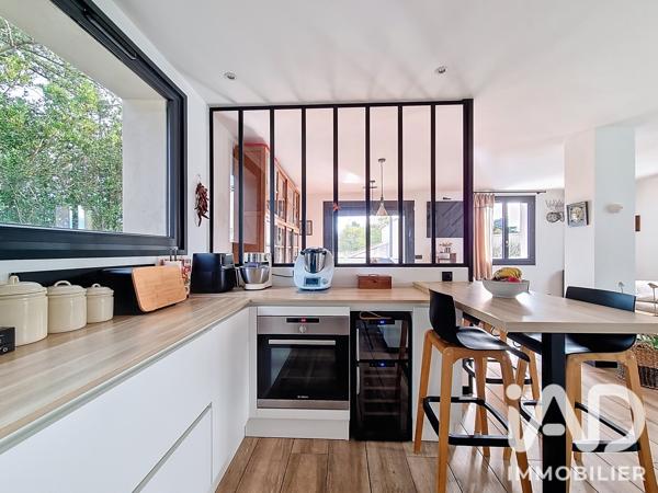 Maison à vendre 6 pièces 180 m² Nîmes