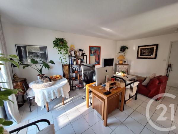 Appartement T2 à vendre  2 pièces - 45 m 2   LAVELANET  - 09